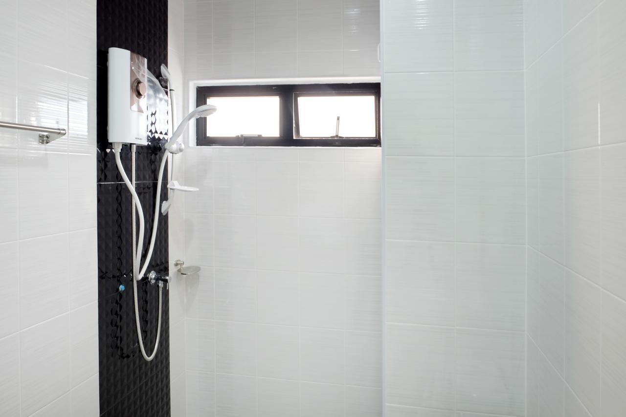 Avenue Residence Nakhon Si Thammarat Buitenkant foto