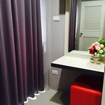 Avenue Residence Nakhon Si Thammarat Buitenkant foto
