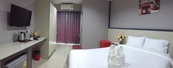 Avenue Residence Nakhon Si Thammarat Buitenkant foto